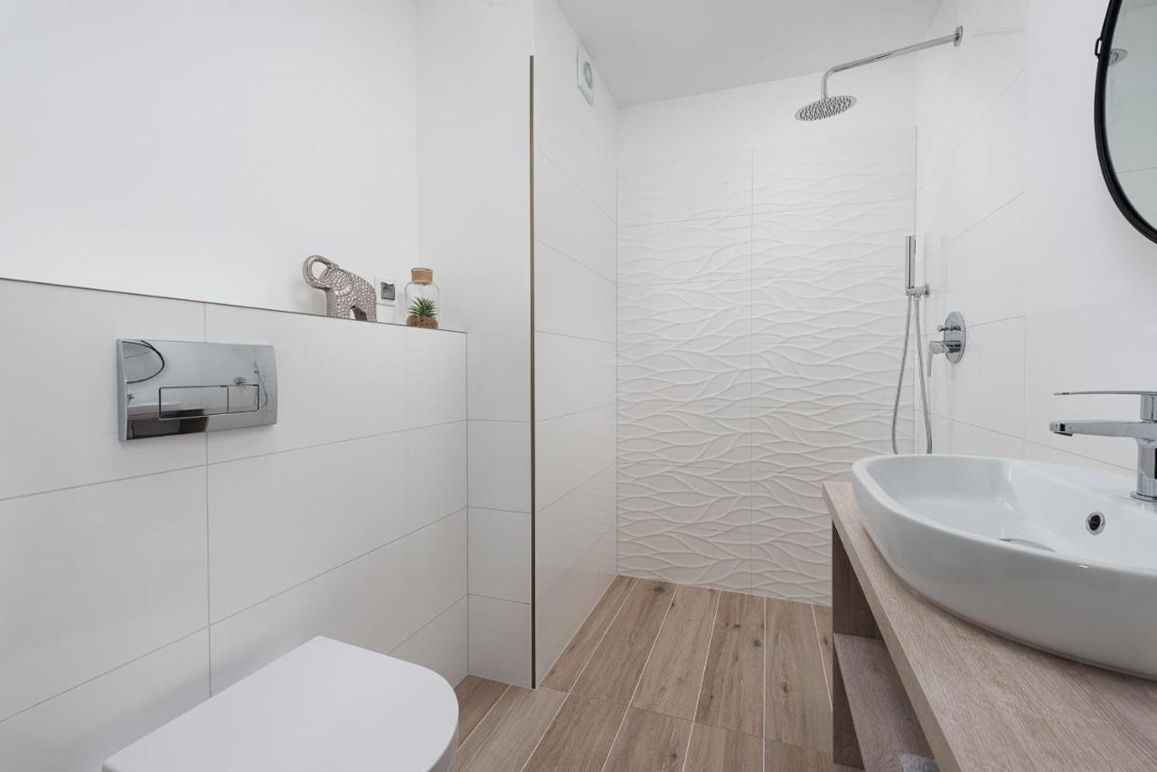 Roza Baltyku - Apartamenty I Pokoje A Dębki Exterior foto