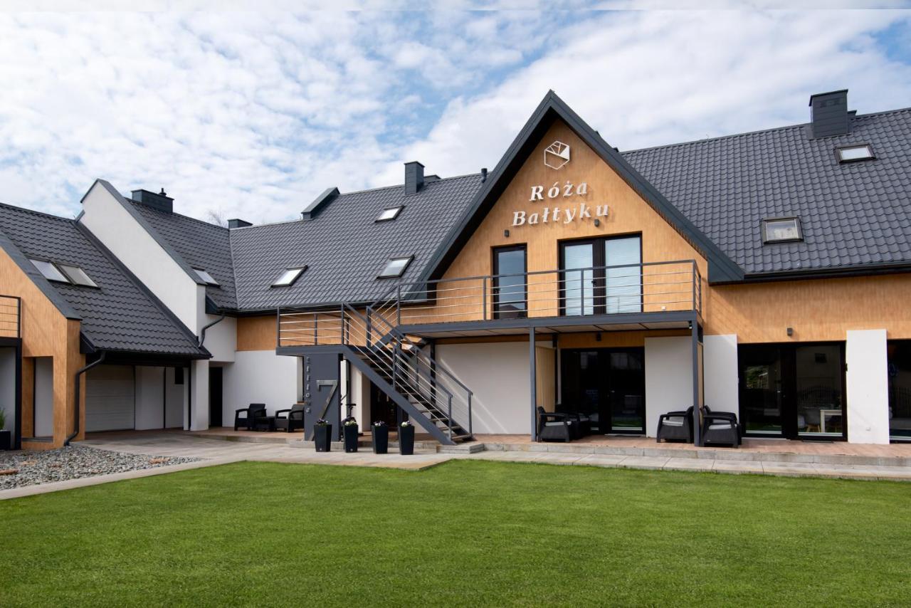 Roza Baltyku - Apartamenty I Pokoje A Dębki Exterior foto